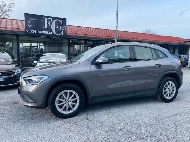 MERCEDES BENZ GLA 200 D AUTOMATIC BUSINESS EXTRA - 12 MESI GARANZIA - IVA ESPOSTA
