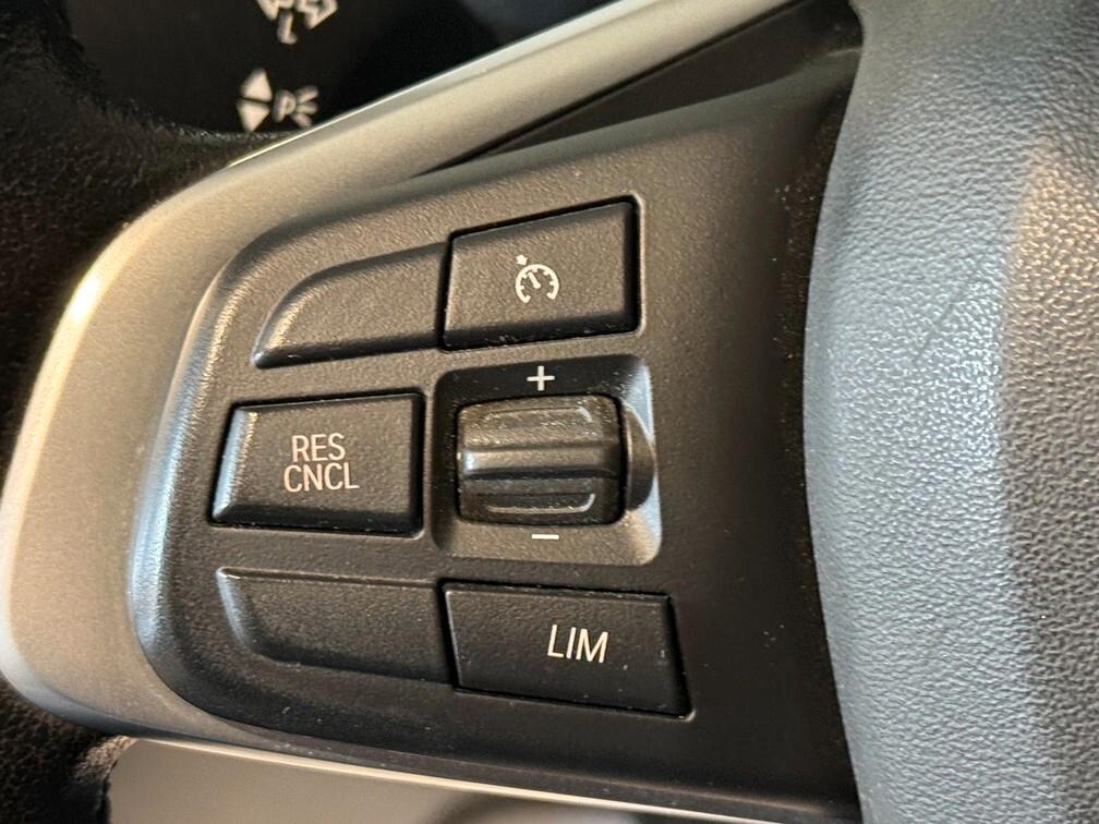 BMW X1 sdrive18d xLine auto Led Navi 18"