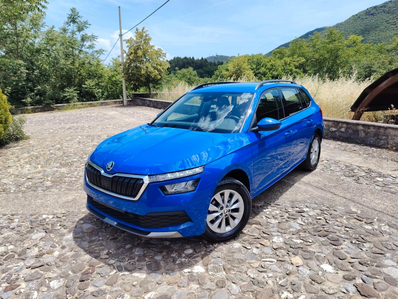 Skoda Kamiq 1.0 TSI 110 CV DSG Ambition-Targa Gk387VP-Iva Esposta-Pronta Consegna-Trasporto in tutta Italia-
