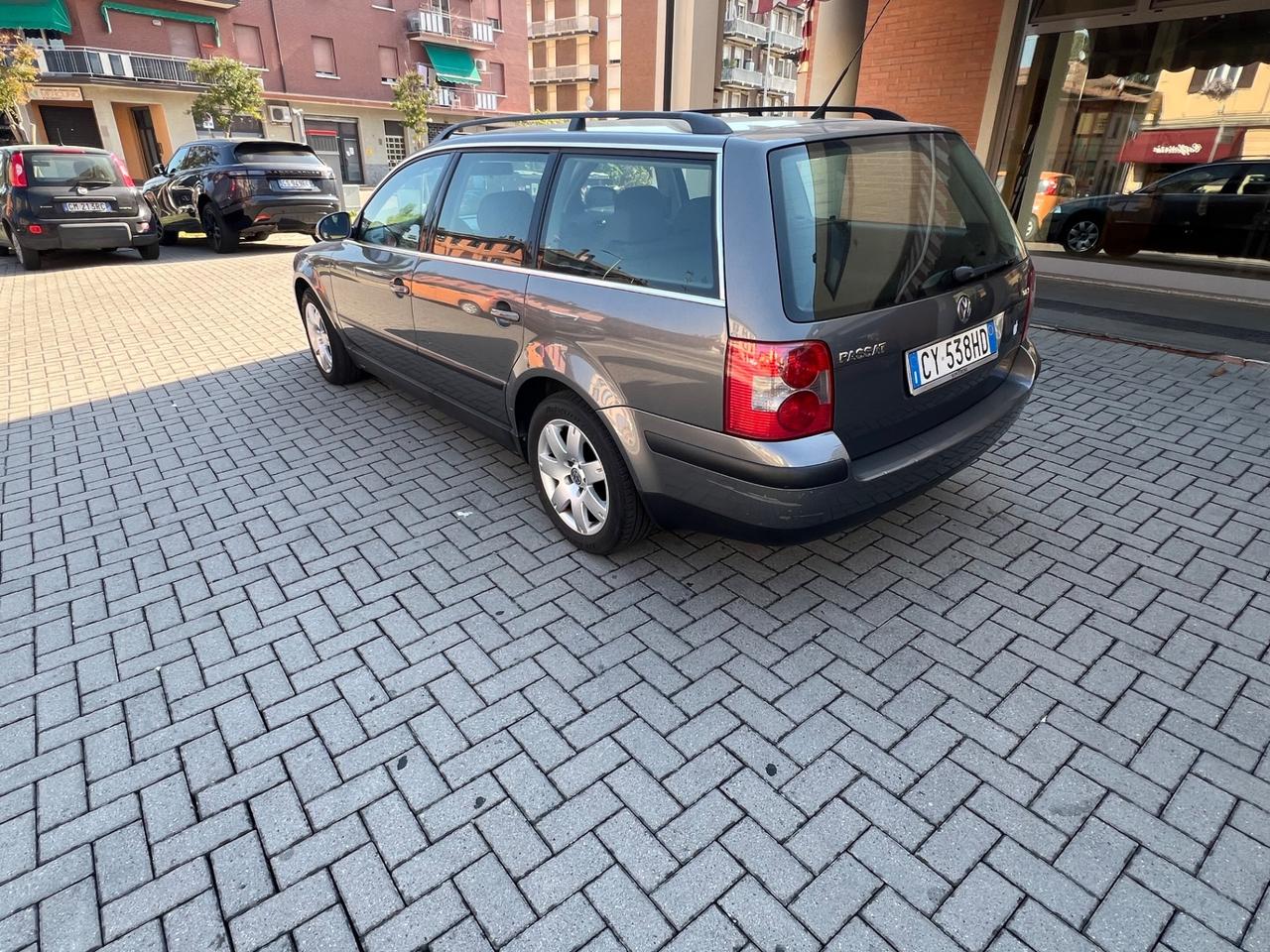 Volkswagen Passat 1.9 TDI/101 CV Var. Business