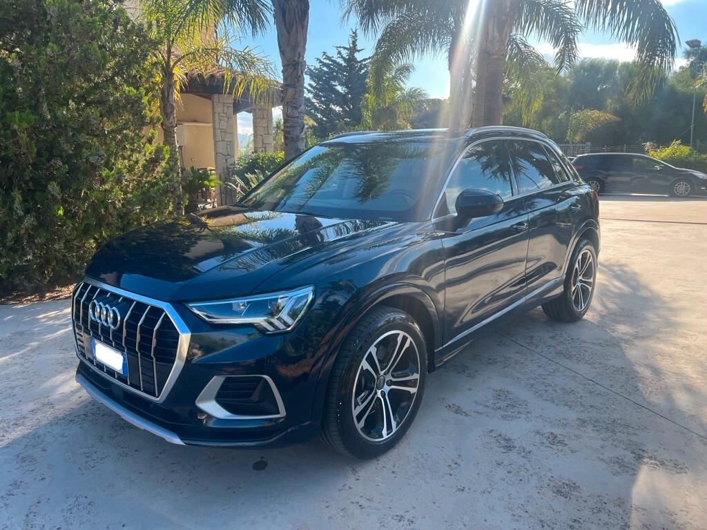 Audi Q3 40 TDI quattro S tronic Business Advanced