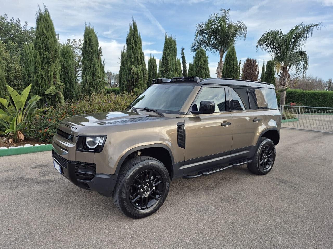 LAND ROVER DEFENDER 110 2.0 240 Cv TETTO APRIBILE 7 POSTI -8-2020