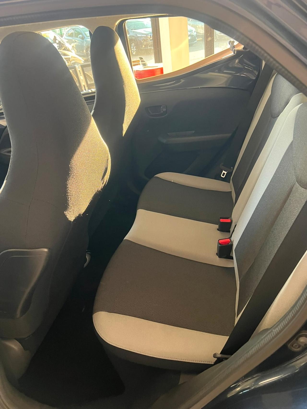 Toyota Aygo 1.0 VVT-i 69 CV 5 porte x-clusiv