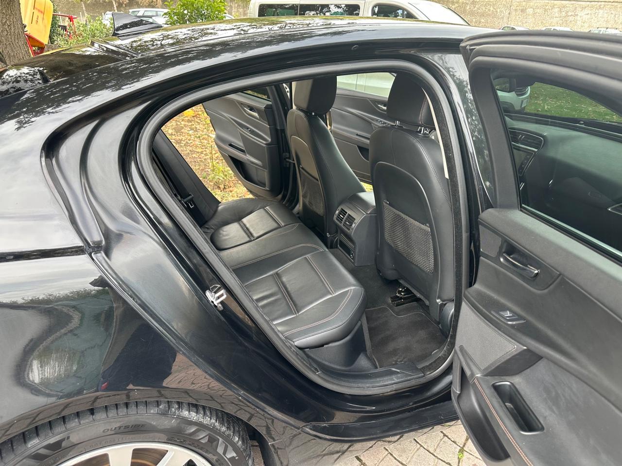 Jaguar XE 2.0 D Turbo 180CV Prestige Business Edition BELLISSIMA UNIPROPRIETARIO PERMUTABILE