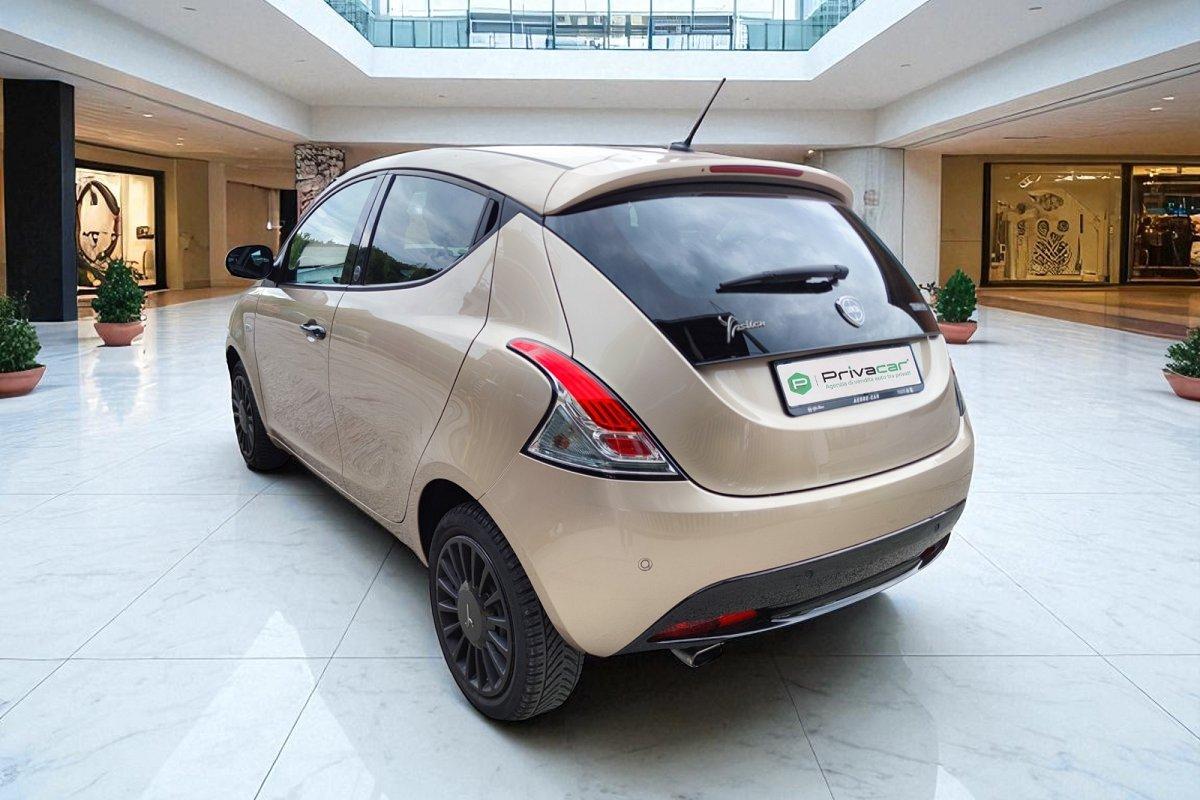 LANCIA Ypsilon 1.0 FireFly 5 porte S&S Hybrid Ecochic Gold