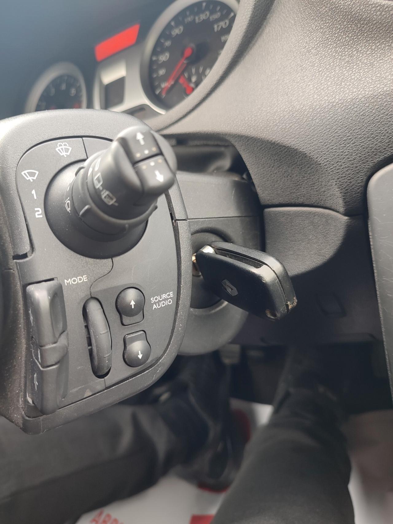 RENAULT CLIO DEL 2010 1.2BENZINA MOLTO BELLA