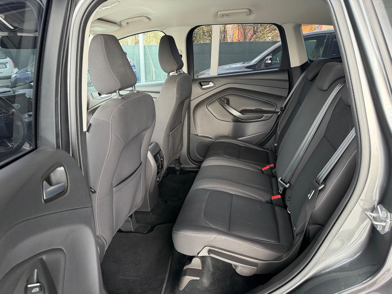 Ford Kuga 1.5 TDCI 120 CV S&S 2WD ST-Line