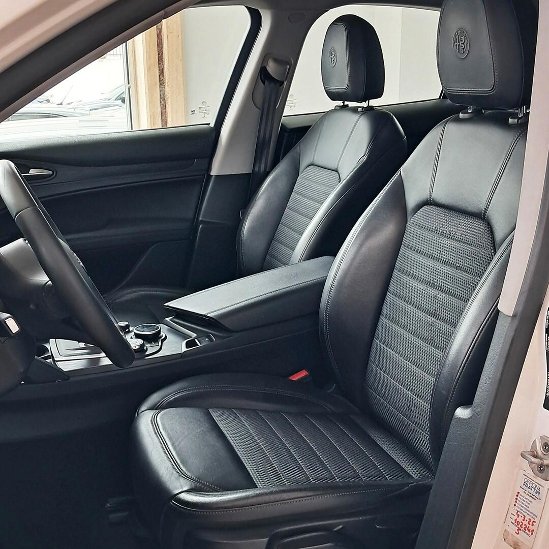 Alfa Romeo Stelvio 2.2 Turbodiesel 180 CV AT8 RWD Super