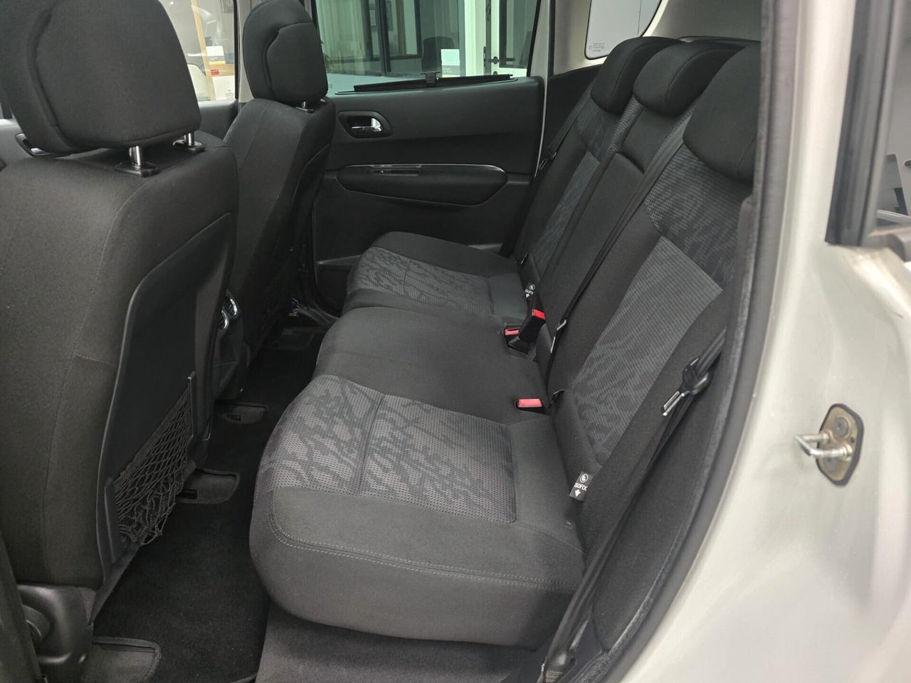 Peugeot 3008 1.6 HDi 110CV Outdoor