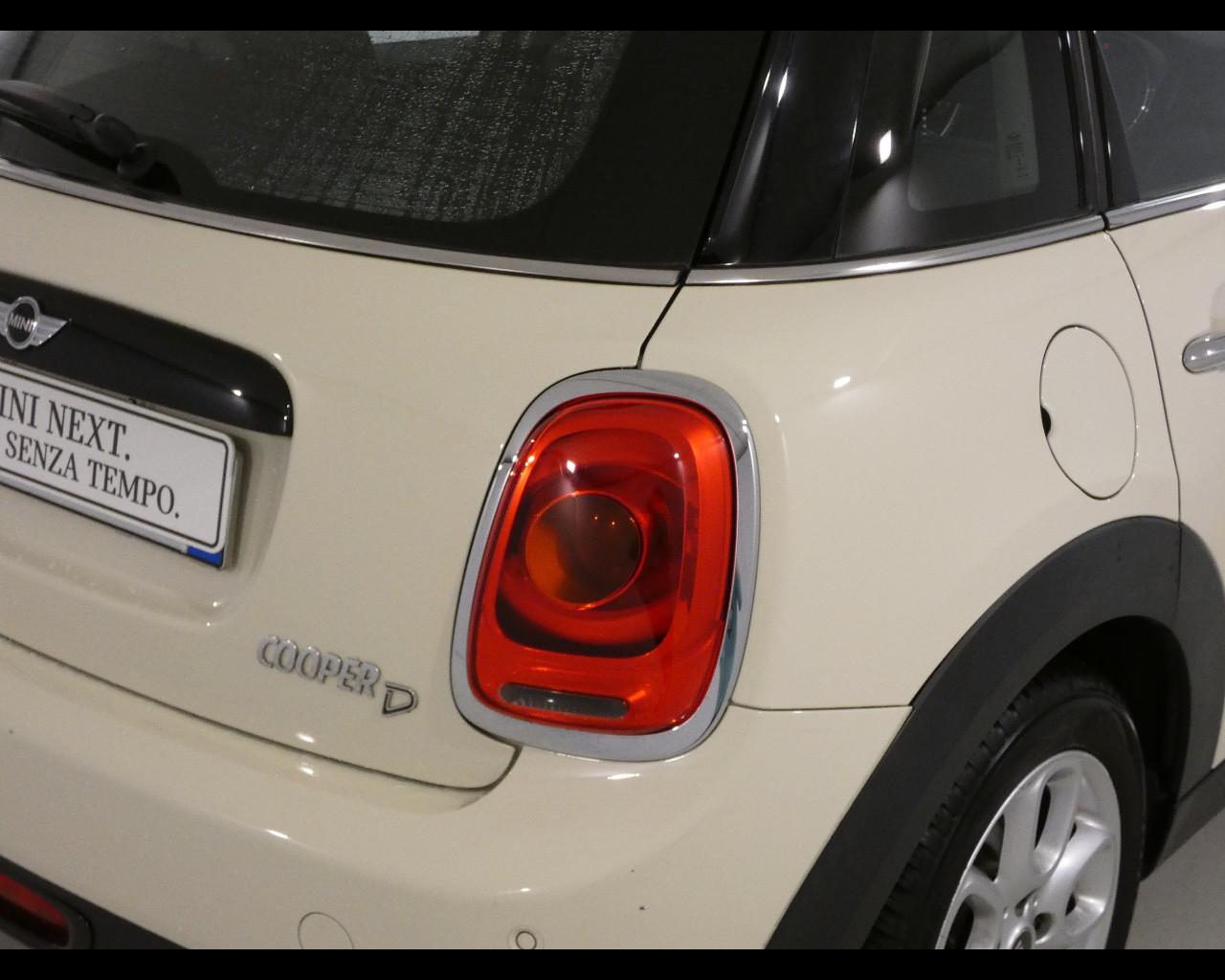 MINI Mini 5 porte (F55) - Mini 1.5 Cooper D Business 5 porte