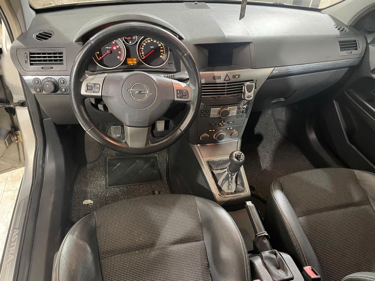 Opel Astra 1.4 16V Twinport 5 porte Enjoy