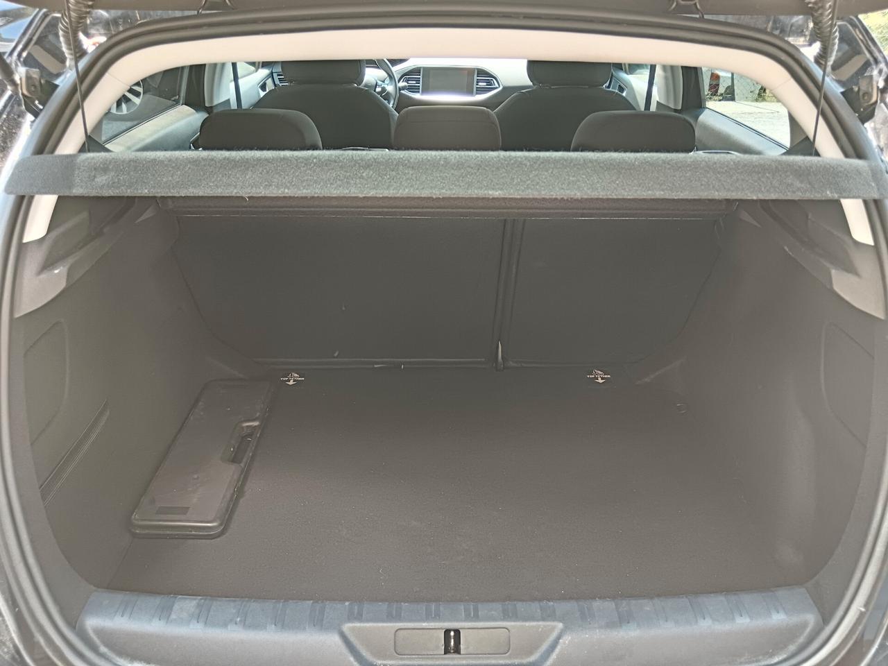 Peugeot 308 1.6 BLUEHDI 120CV NUOVISSIMA