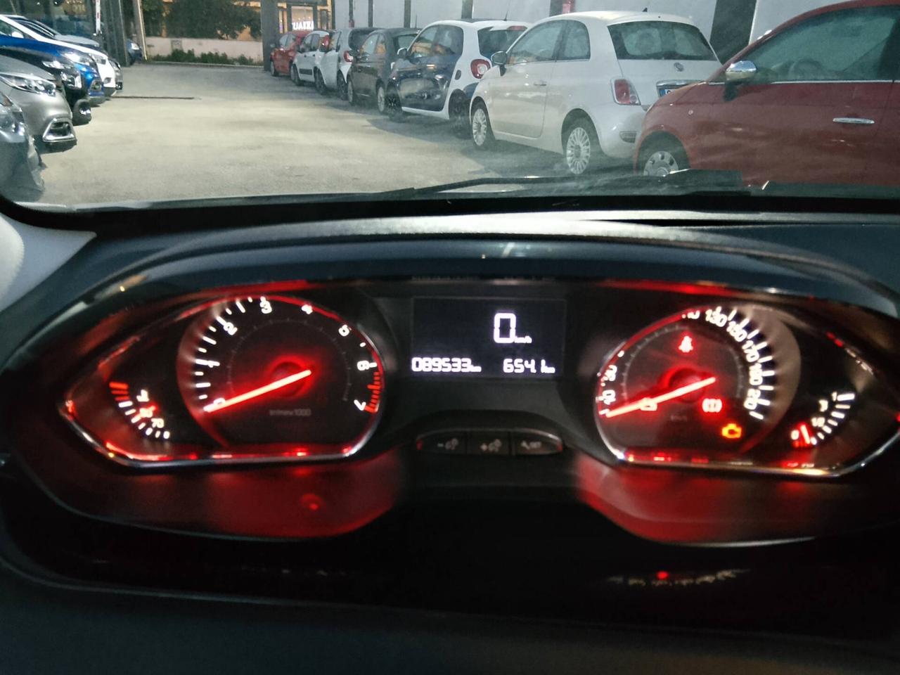 Peugeot 208 anche SENZA BUSTA PAGA