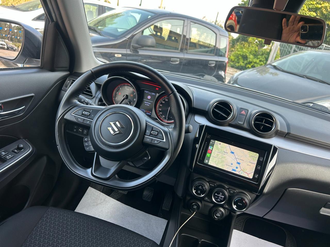 " UNA CHICCA " Suzuki Swift 1.2 Hybrid 4x4 AllGrip Top