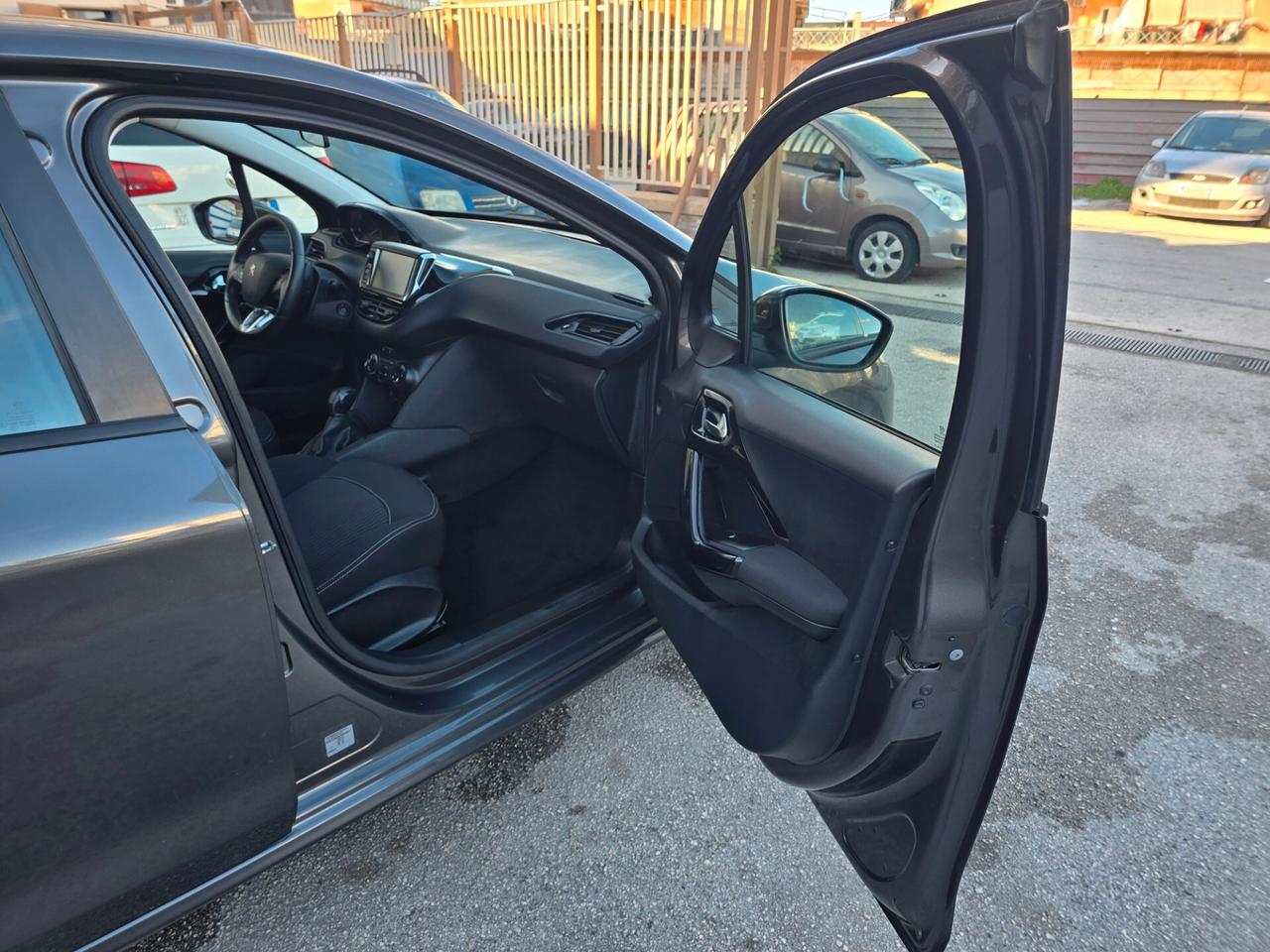 Peugeot 208 PureTech 82 5 porte Allure