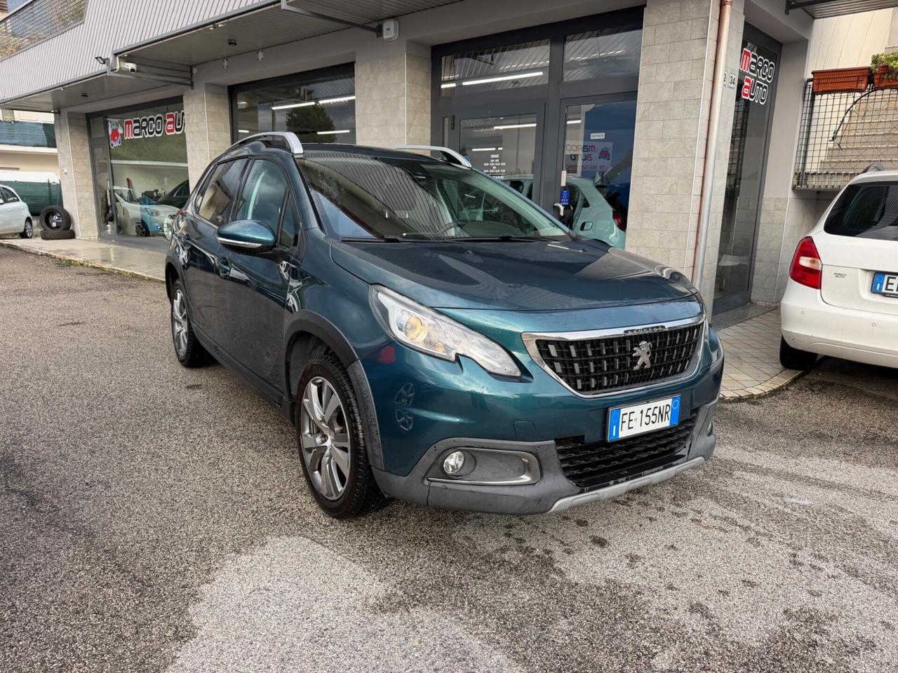 Peugeot 2008 1.2 Turbo Benzina Neopatentati