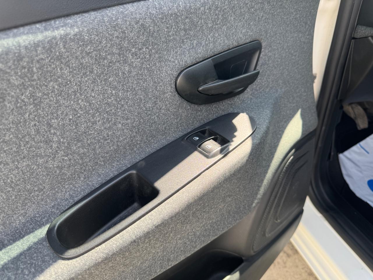 Lancia Ypsilon 1.0 FireFly 5 porte S&S Hybrid Gold