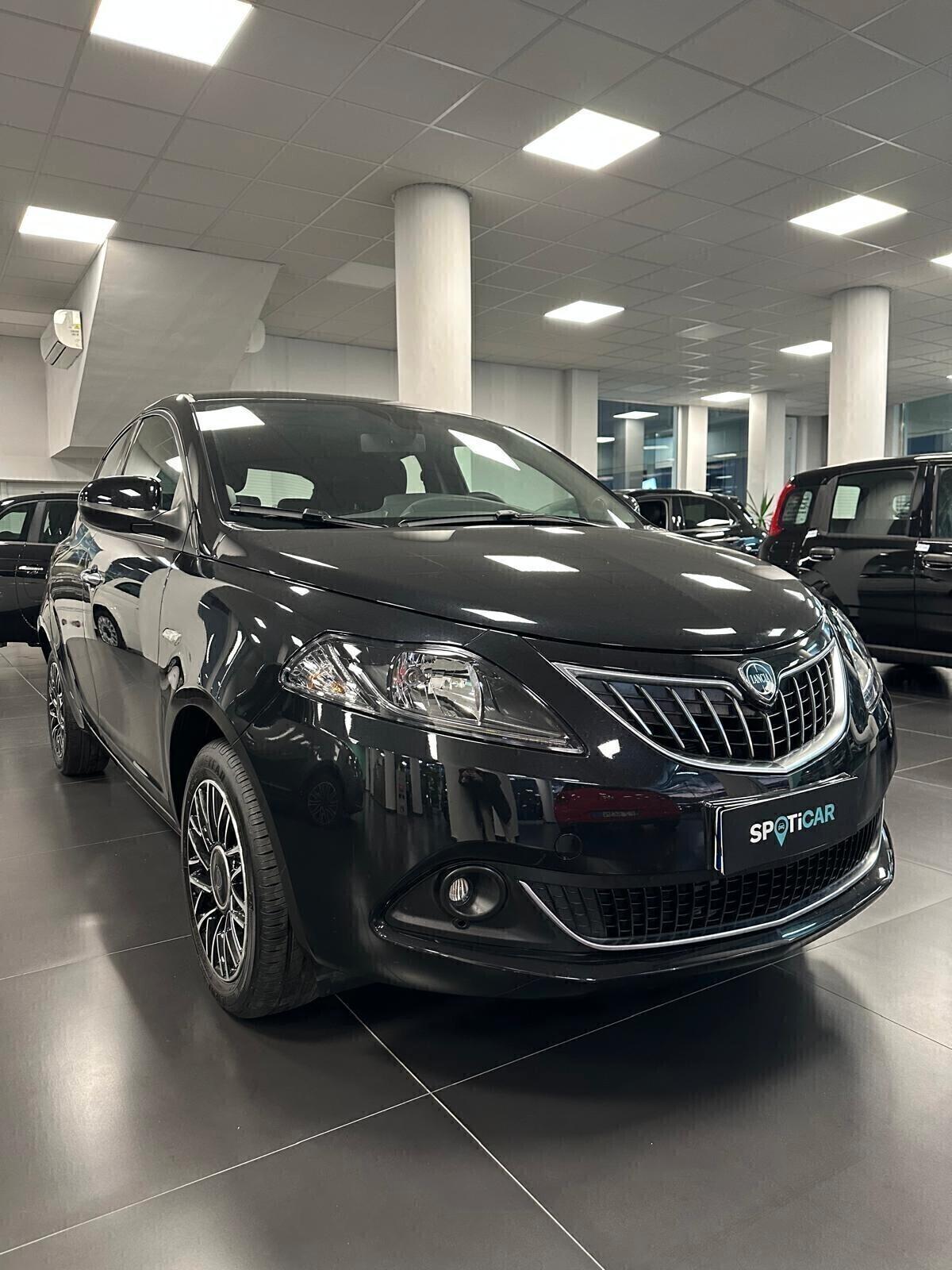 Lancia YPSILON 1.0 Platino 2024 KM AZIEND TELECAMERA