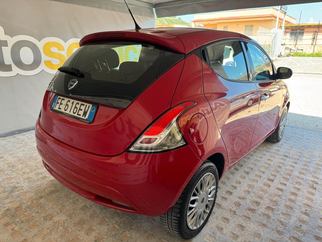 Lancia Ypsilon 1.2 69 CV 5 porte GPL Ecochic Gold