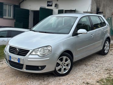Volkswagen POLO 1.4/80CV TDI 5P SPORTLINE NEOPAT