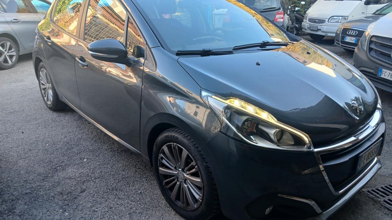 Peugeot 208 PureTech 82 5 porte Allure