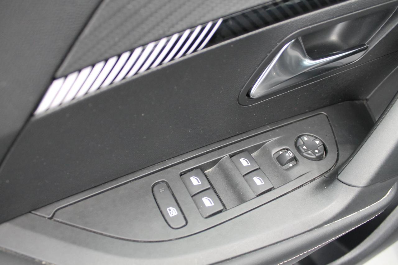 Peugeot 2008 1.5 bluehdi Allure 130 Cv. EAT8