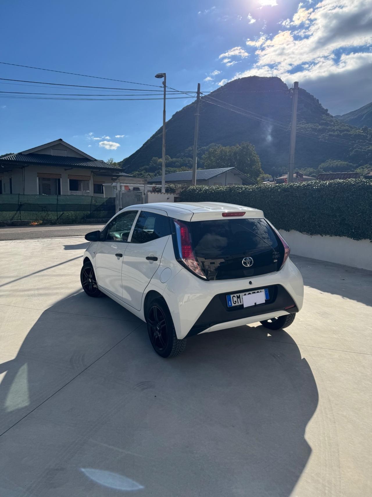 Toyota Aygo 1.0 VVT-i 69 CV 5 porte x-cite TSS MMT