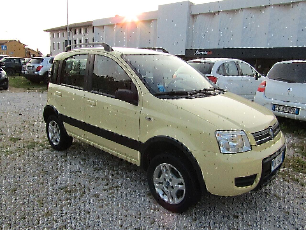 Fiat Panda 1.2 4x4 complet. revisionata con Gancio