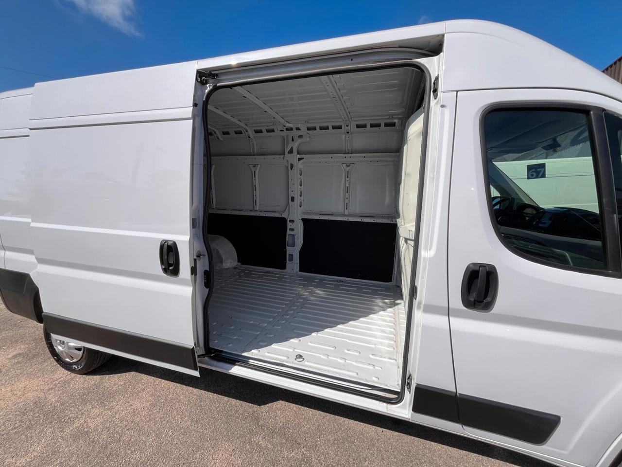 Peugeot BOXER PREMIUM 335 L3H2 2.2 BLUEHDI 140 CV.