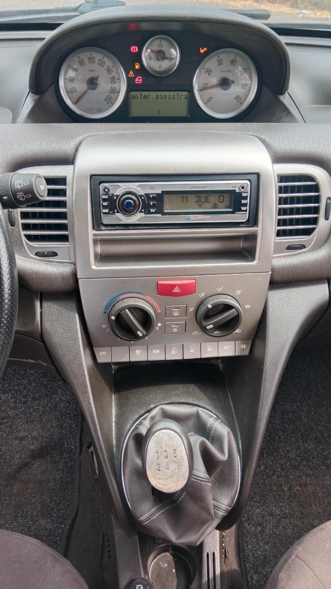 Lancia Ypsilon 1.4 Argento