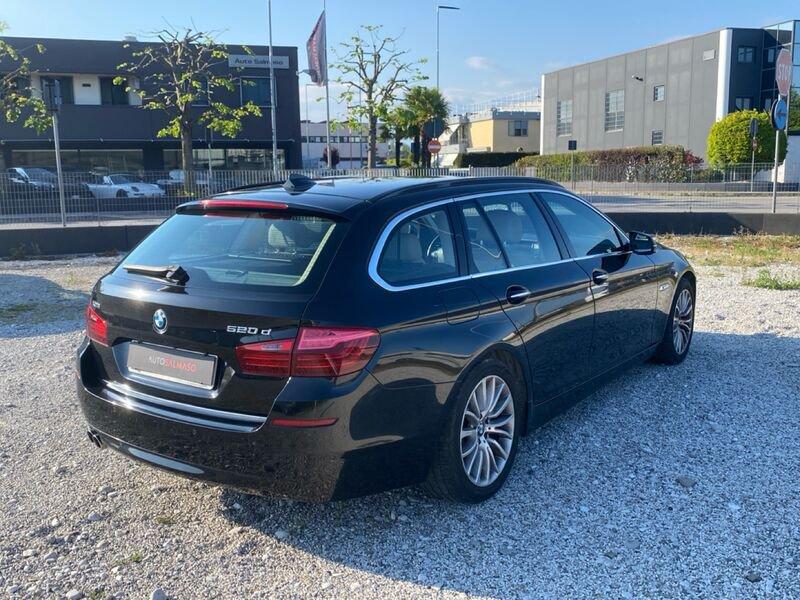 BMW Serie 5 520d xDrive Luxury Touring automatica 190 CV