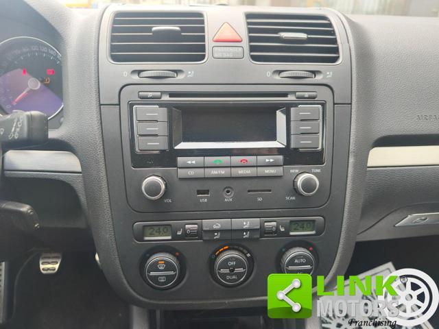 VOLKSWAGEN Golf GTI PIRELLI