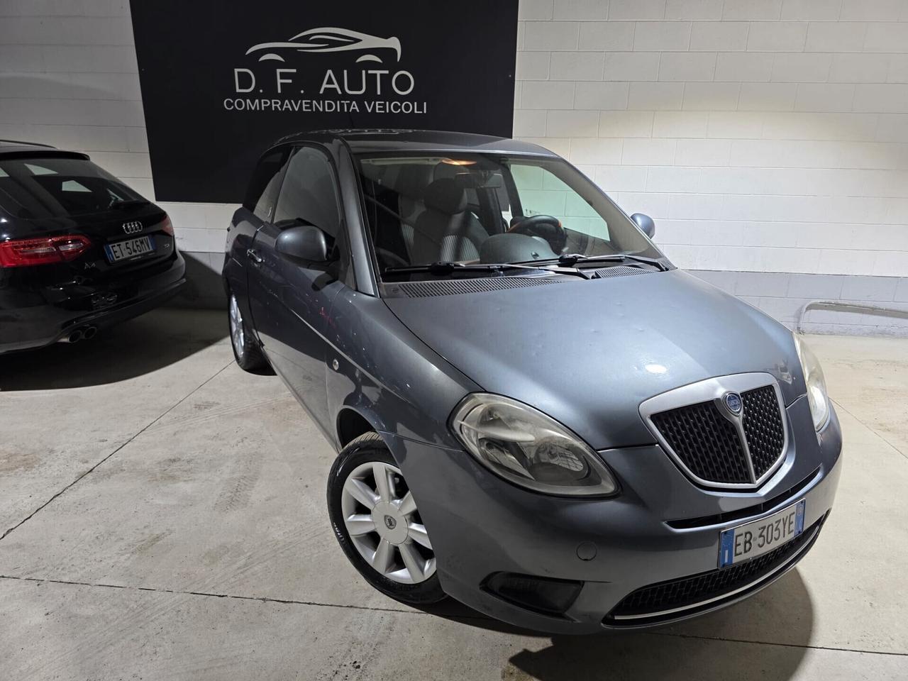Lancia Ypsilon 1.4 Oro