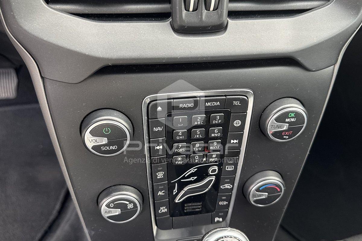 VOLVO V40 Cross Country D2 Geartronic Momentum