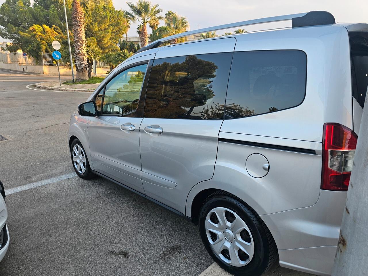 FORD TOURNEO COURIER 1.5 TDCI 75CV PLUS VETTURA