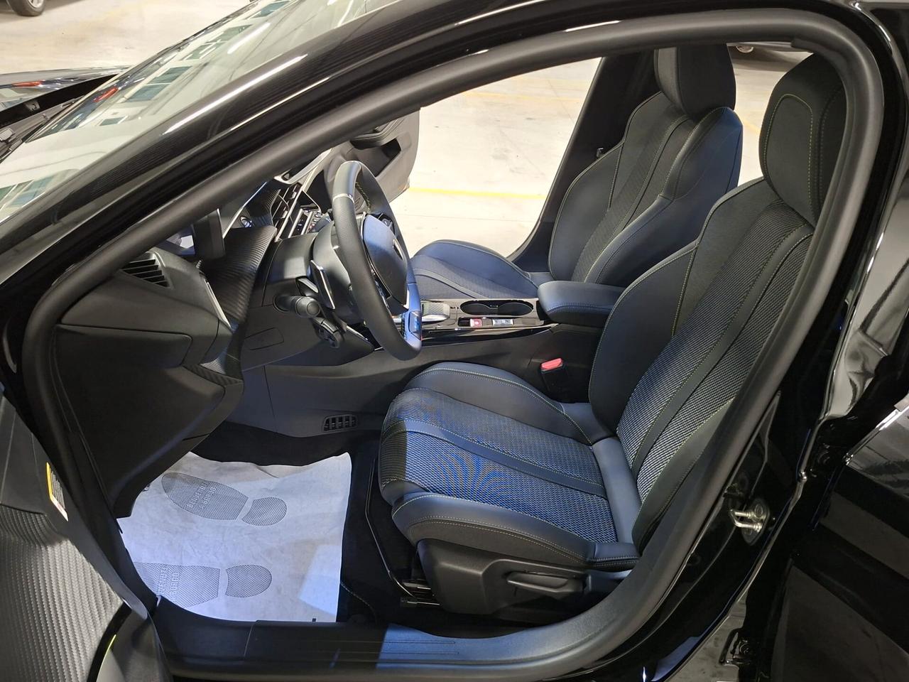 Peugeot 208 1200 mhev Hybrid 136CV GT e-DCS6 Km.0