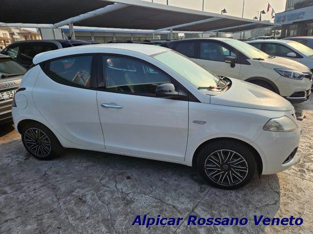 LANCIA Ypsilon 1.2 69 CV 5 porte GPL Ecochic Gold