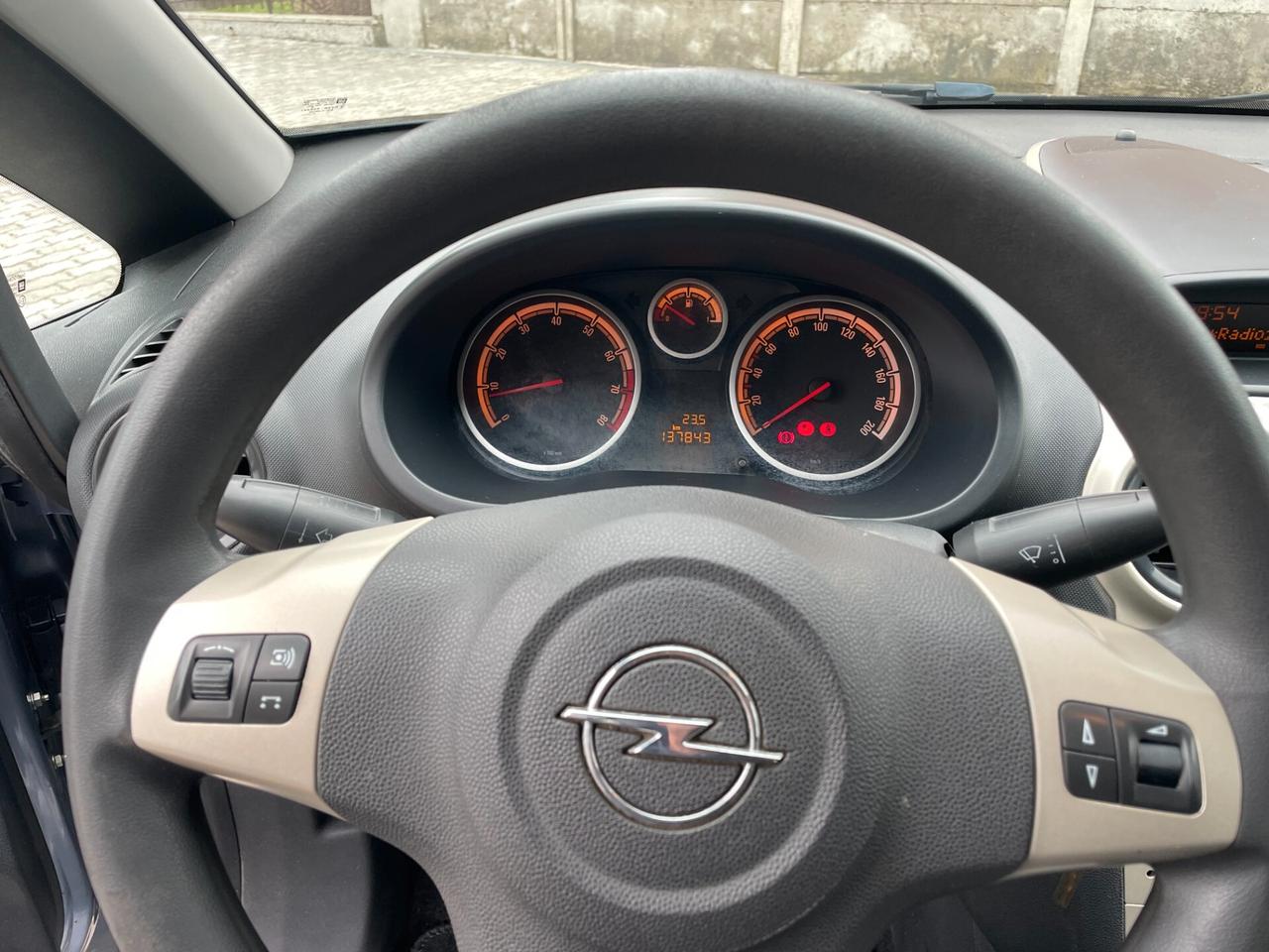 Opel Corsa 1.2 5 porte Cosmo