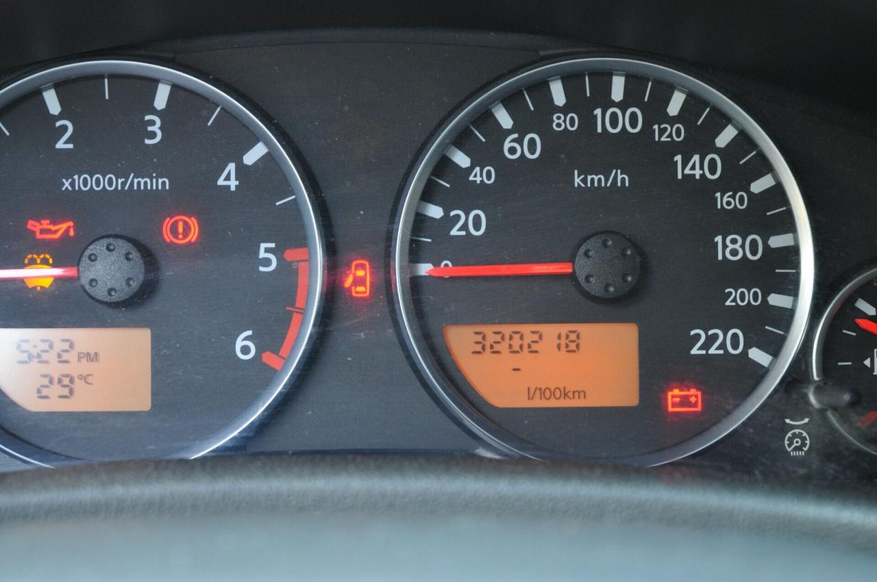 Nissan Pathfinder 2.5 dCi SE 7 Posti-Gancio Traino