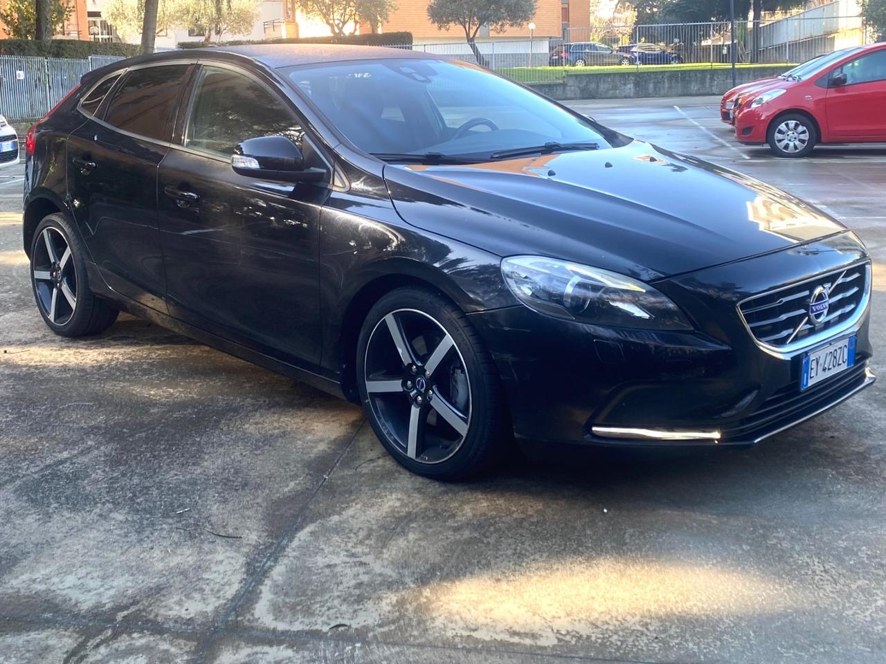 Volvo V40 D2 1.6 Powershift R-design Kinetic