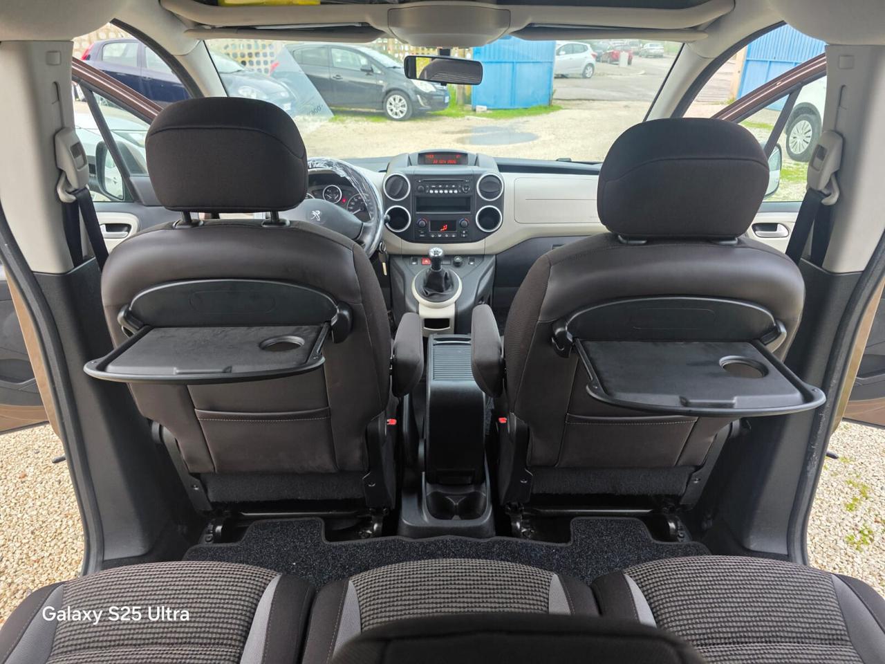 Peugeot Partner Tepee 1.6 HDi 92CV Outdoor 2015