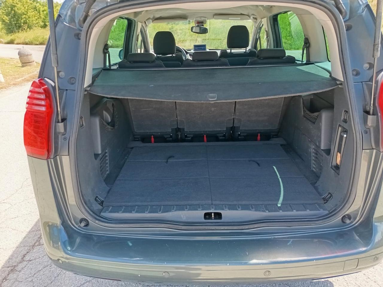 Peugeot 5008 1.6 HDi 110CV cambio robotizzato Féline