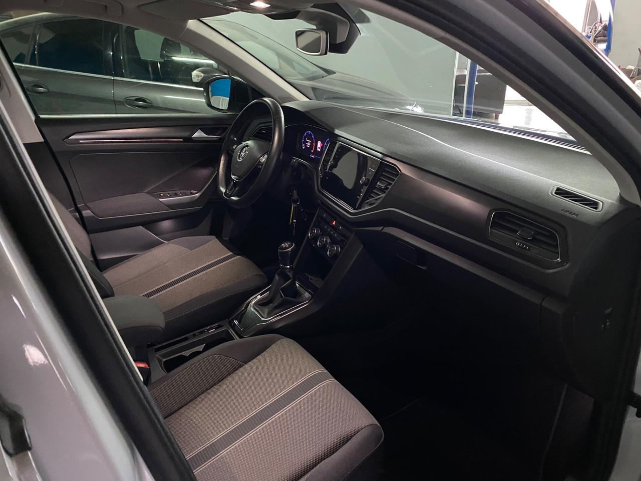 Volkswagen T-Roc VOLKSWAGEN T-Roc (2017) T-Roc 1.6 TDI SCR Advanced BlueMotion Technology (85