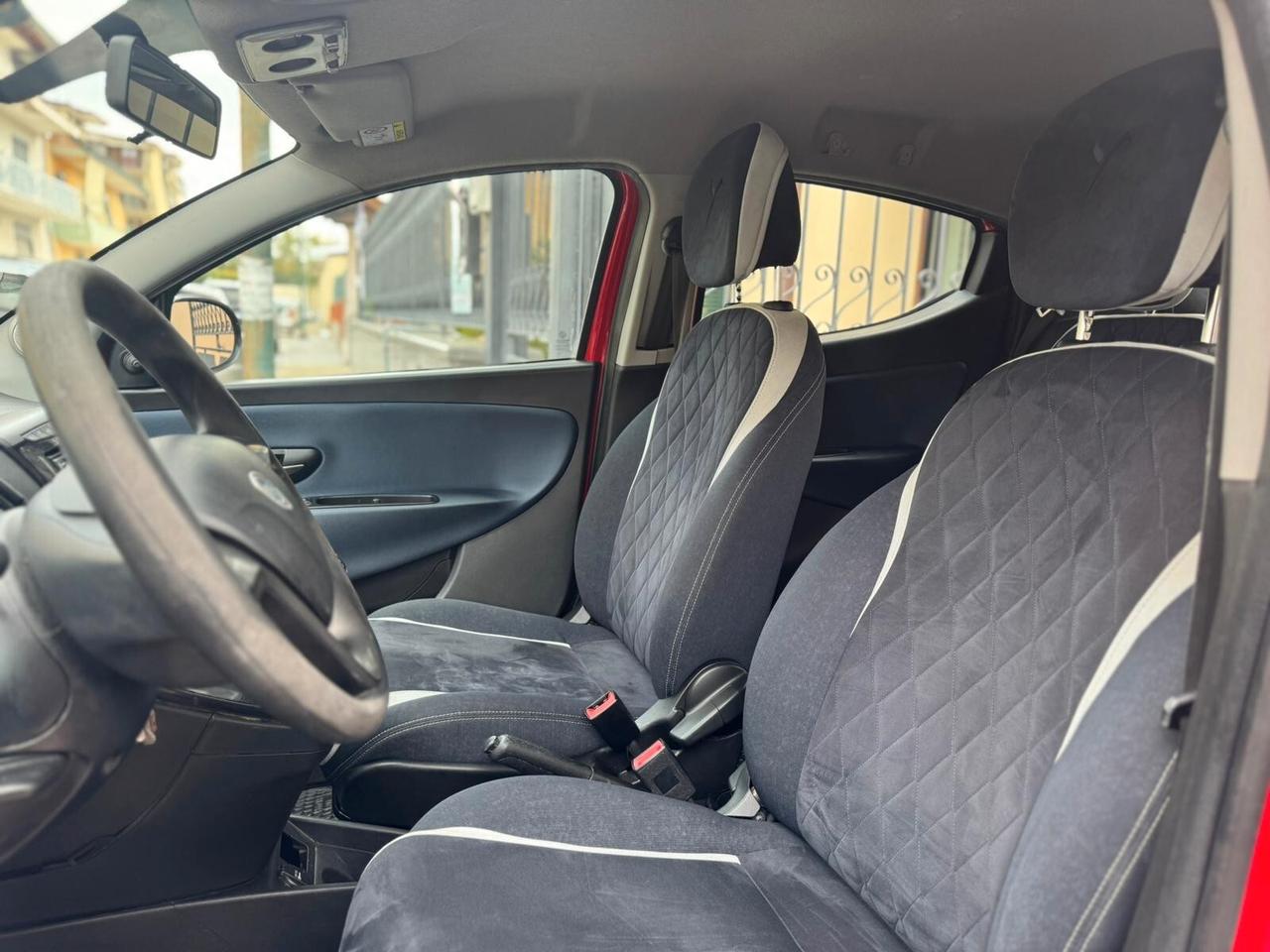 Lancia Ypsilon 1.2 69 CV 5 porte Platinum