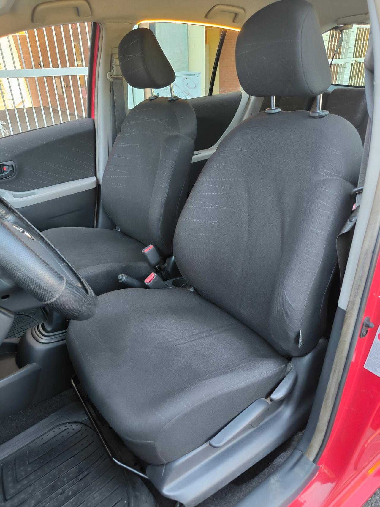Toyota Yaris 1.0 5 porte Sol