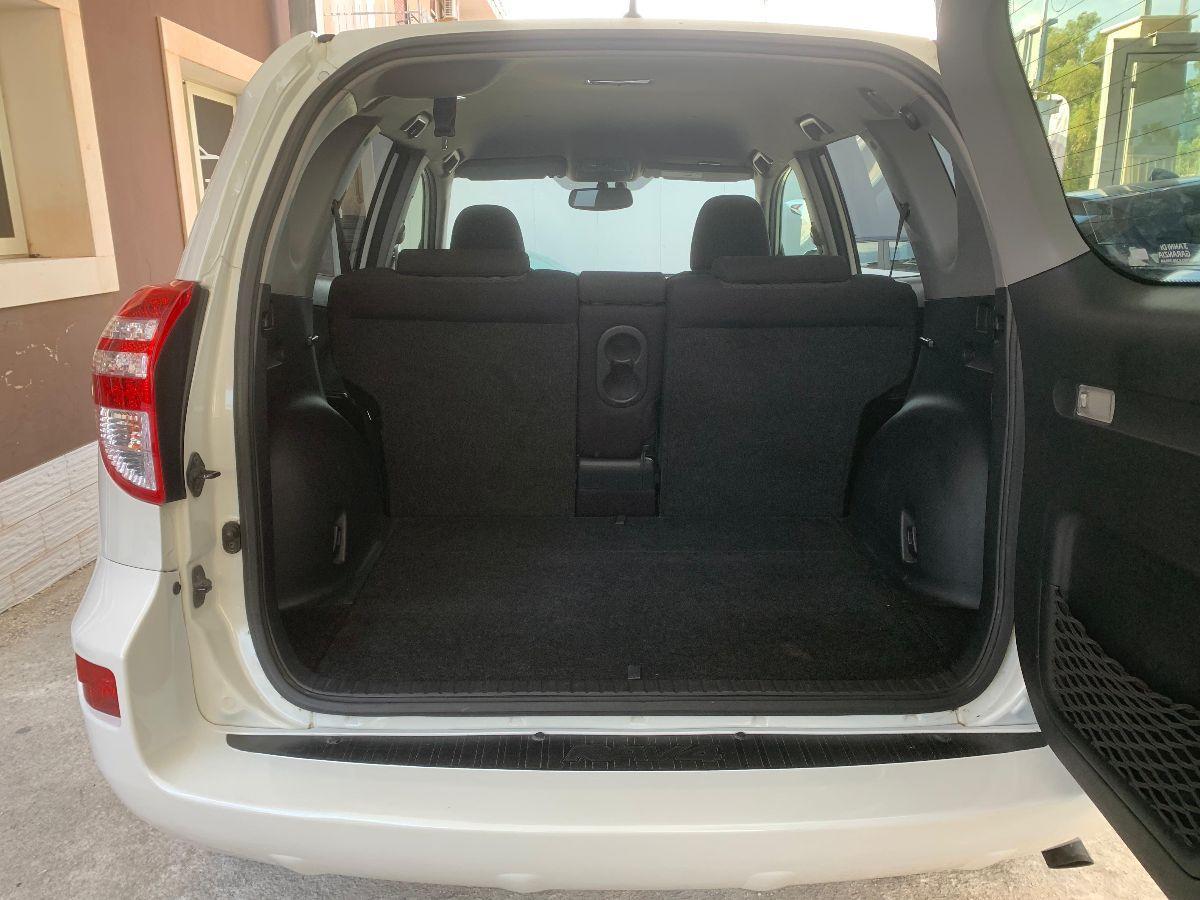 TOYOTA - RAV4