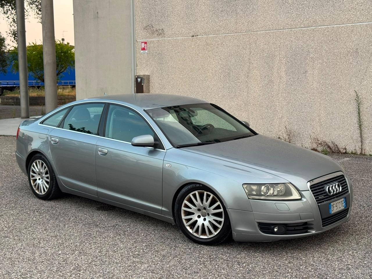 Audi A6 3.0 V6 TDI F.AP. quattro(Soffietto/sospensione destra con problemi )
