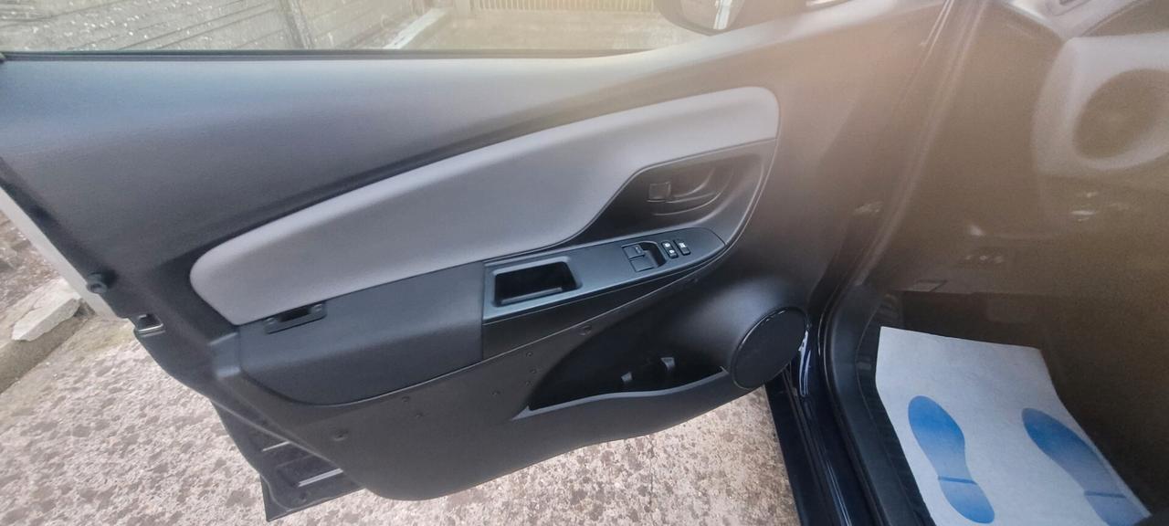 Toyota Yaris 1.5 Hybrid 5 porte Cool