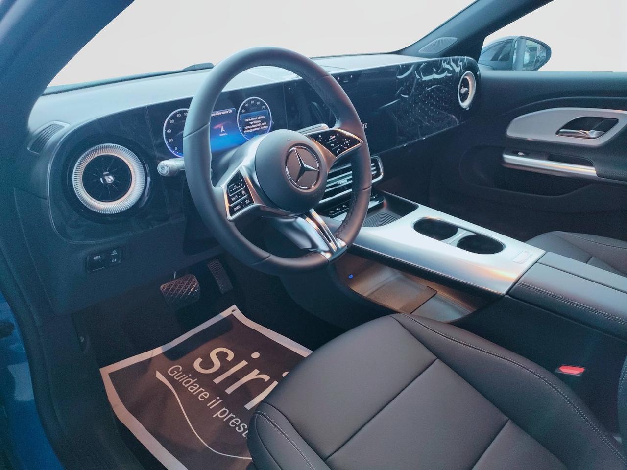 Mercedes-Benz CLA 250+ con tecnologia EQ