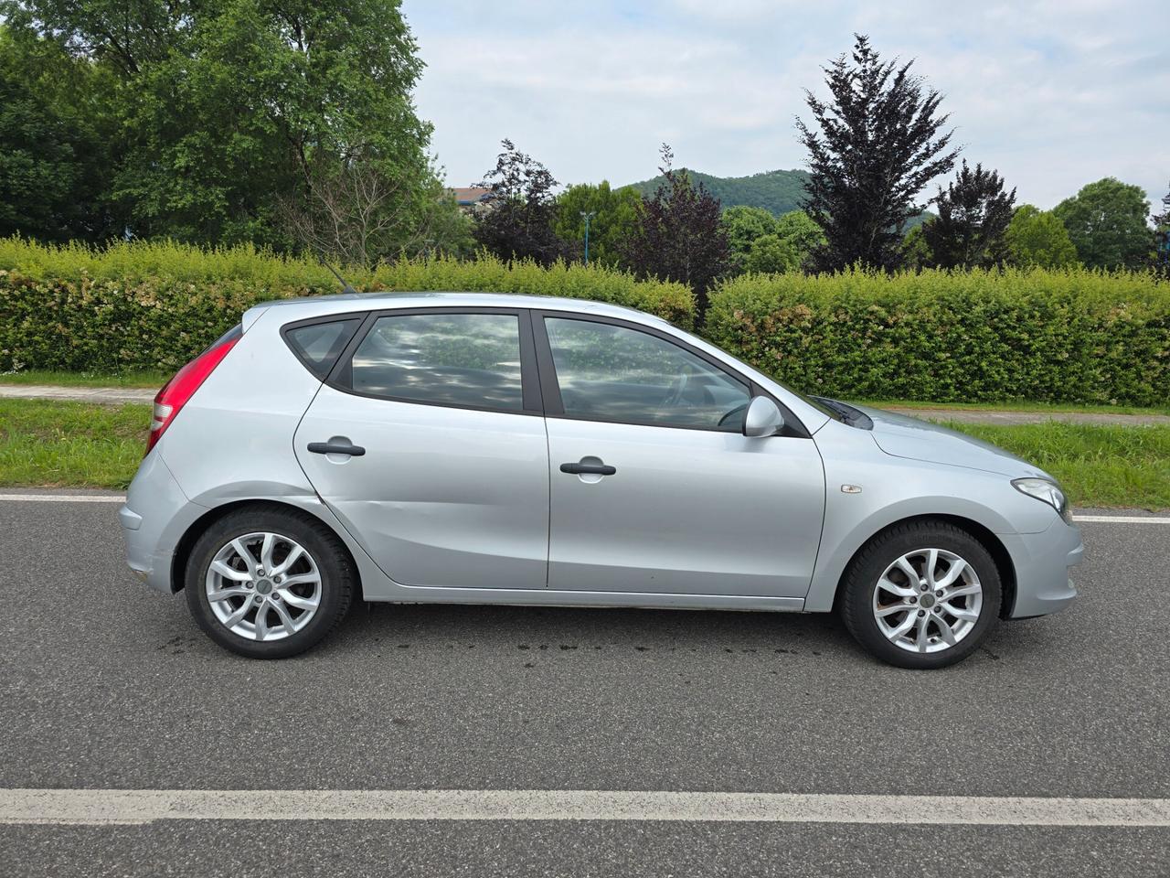 HYUNDAI i30 1.6 CRDi 90CV "ADATTA PER NEOPATENTATI"